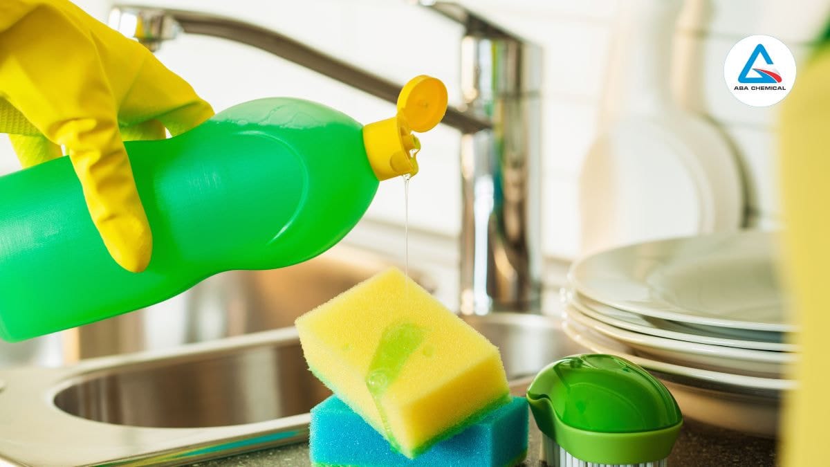 5 Cách làm sạch dầu mỡ bám cứng ở bếp: Nhanh chóng, hiệu quả và an toàn tại nhà
